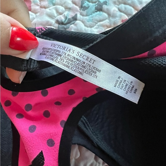 Victoria’s Secret Sports Bra - Size 32D - Pink and Black Polka Dot! - Picture 9 of 12
